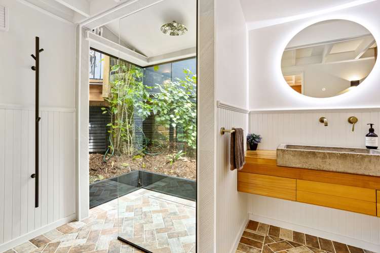 55 Rayner Road Piha_10