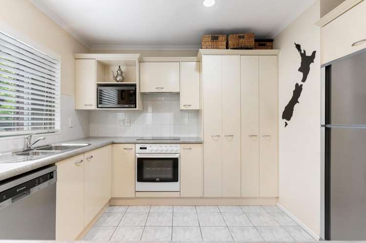 52b Uxbridge Road Mellons Bay_13