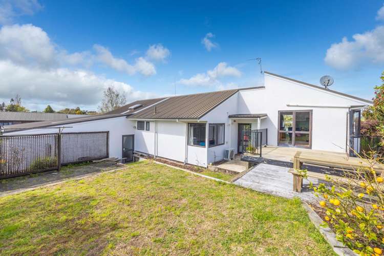 70 Sunnyhills Avenue Glenview_21