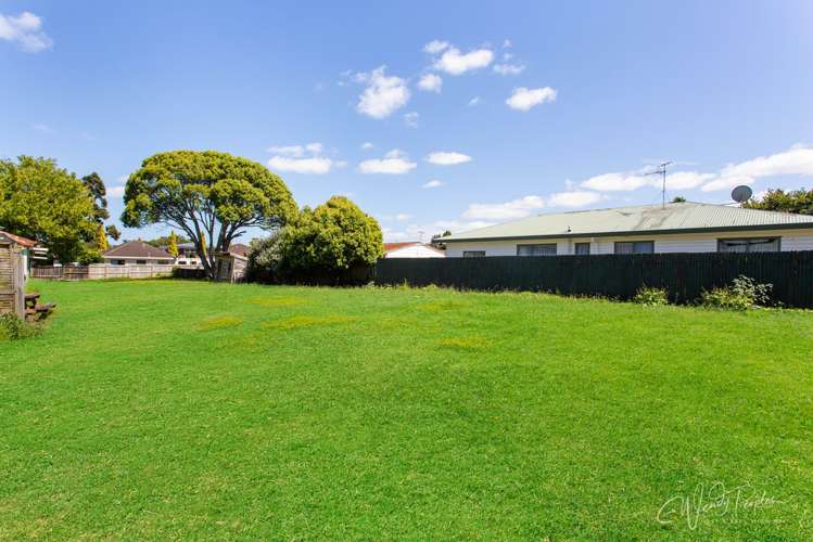 2/14 Trentham Road Papakura_13