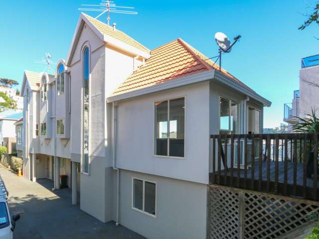 2/33 Hawker Street Mount Victoria_1