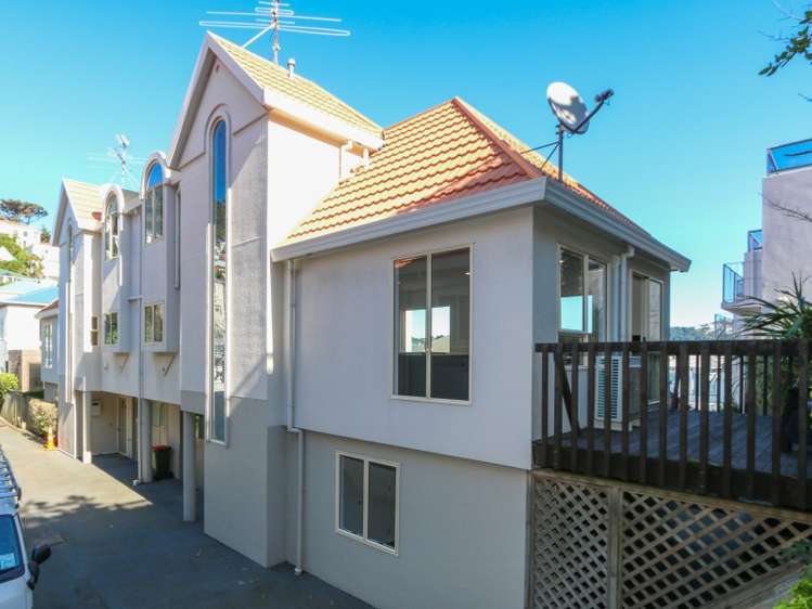 2/33 Hawker Street Mount Victoria_1