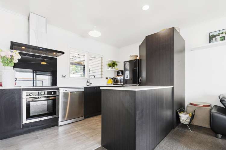 1/10 Ron Keat Drive Papakura_4