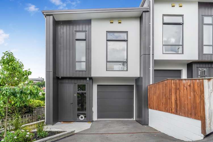 10/25 Thackeray Street Hamilton Lake_1