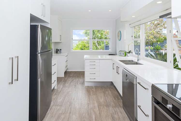 5 Beach Road Mellons Bay_6