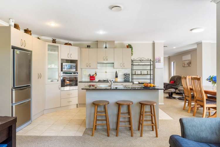 37 Saralee Drive Manurewa_9