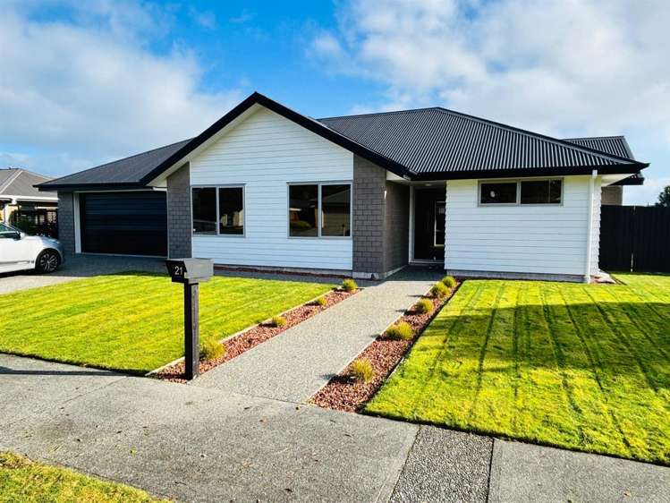 21 Ashley Drive Paroa_26