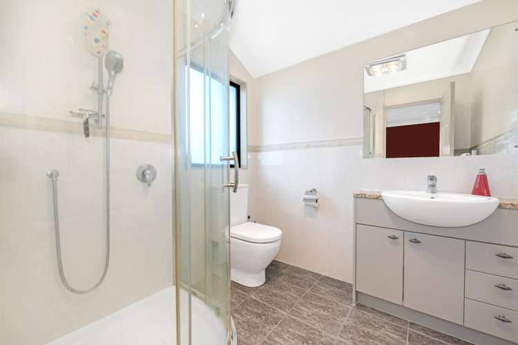 26 Chateau Rise Flat Bush_17