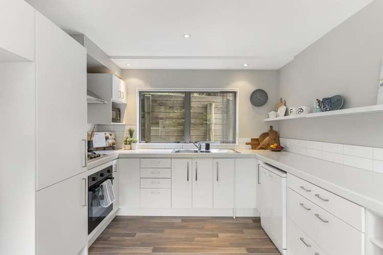 52 Tarawera Road Johnsonville_5