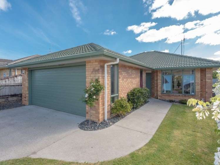 5 Locksley Lane Hamilton East_12