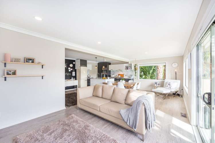 21 Greenway Rise Gulf Harbour_17