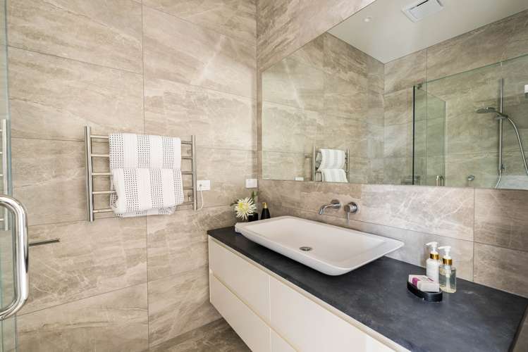 12 Falconer Rise Jacks Point_19