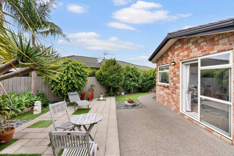 10 Chesterfield Way Orewa_17