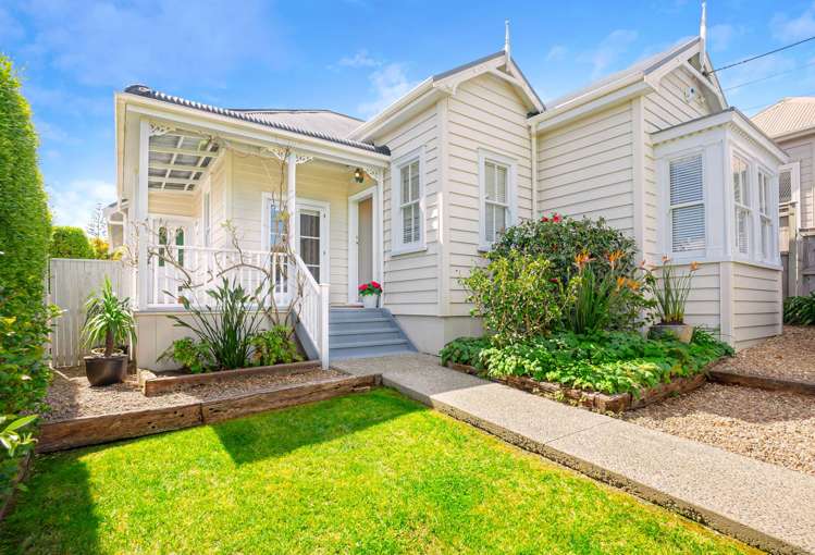 28 Patuone Avenue Devonport_5
