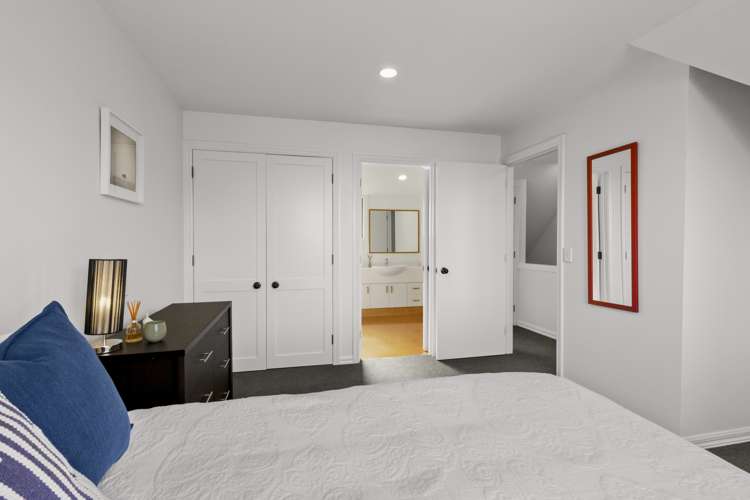 4 Goldleaf Hill Queenstown_16