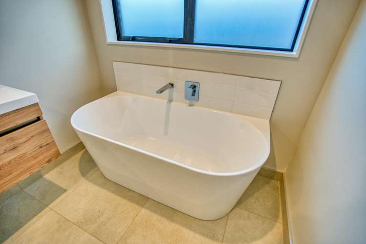 11B Hinau Crescent Kaiata_15