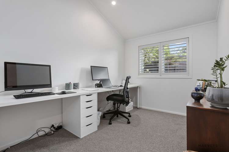 32 Chamari Close Titirangi_24