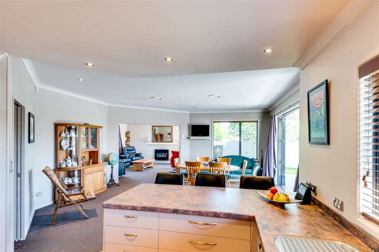 6 Donald Place Frimley_10