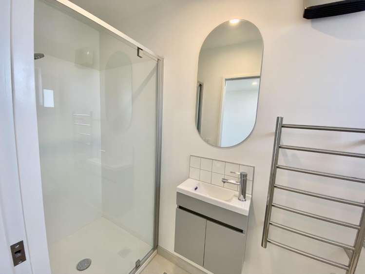 8/2 Hammond Place 10222_13