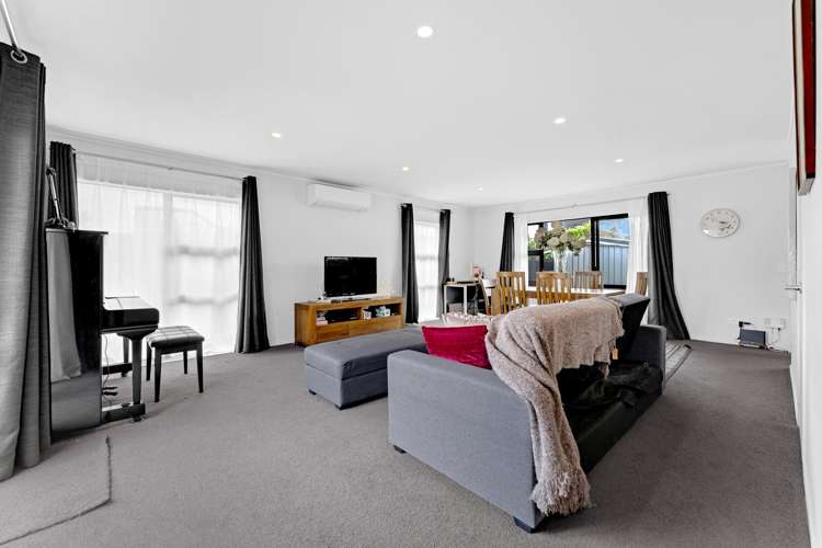 2/230 Bucklands Beach Road_1