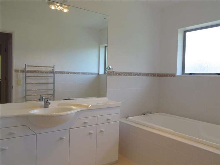 40 Langana Avenue 1607_16