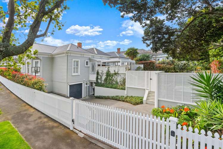 37 Mozeley Avenue Devonport_18