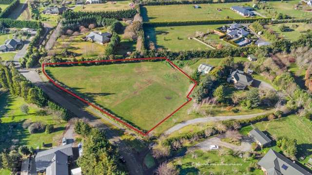 A very rare find, a large 5,177sqm private section