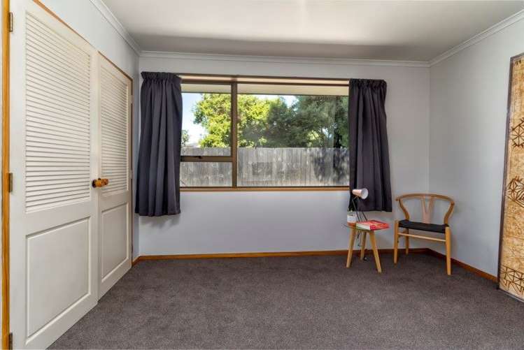 12 Esher Place Saint Martins_16