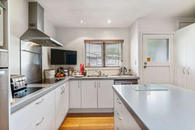47 Neil Ave Te Atatu Peninsula_13