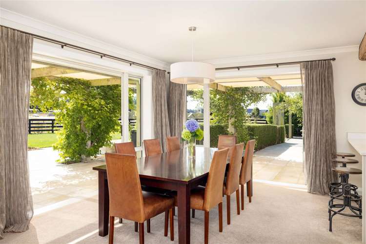 76 Carnaveron Drive Lincoln_6