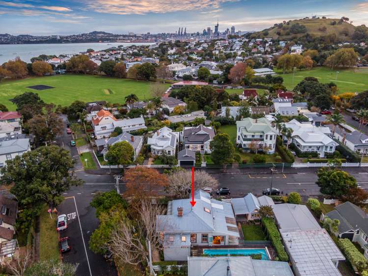 8 Eton Avenue Devonport_18