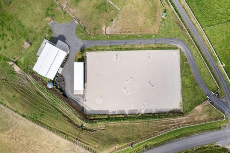 16 Betty May Drive Pyes Pa_19