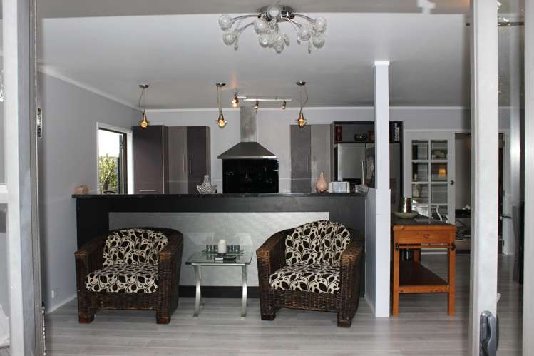 137 The Fairway Matarangi_10