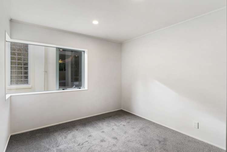 1 Halldene Terrace Red Beach_10