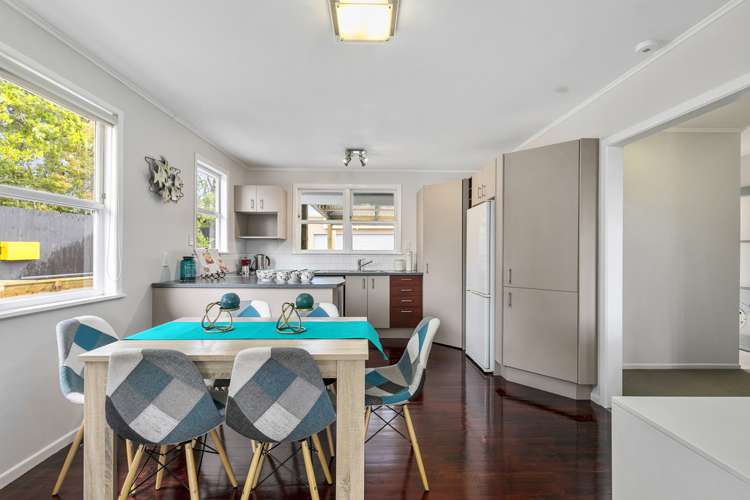 15 Miltonia Avenue Te Atatu South_4