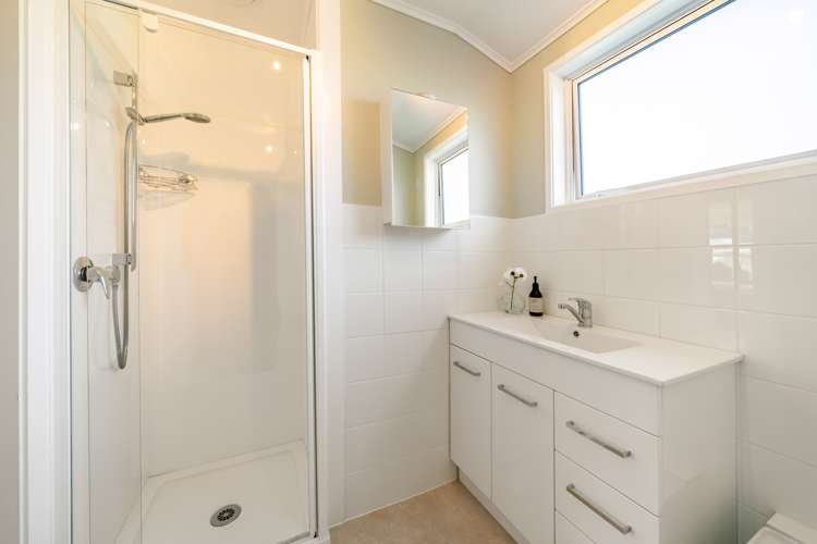 7 Moehau Grove Trentham_19