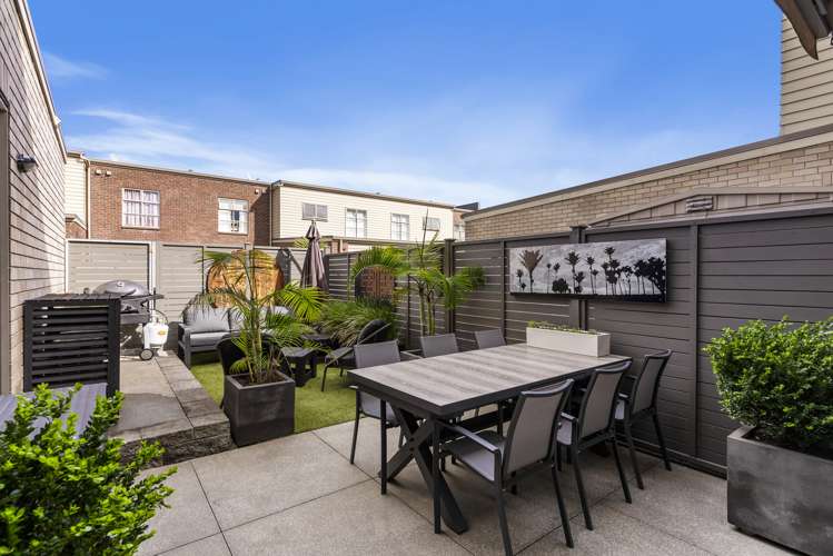 82 Tihi Street Stonefields_10