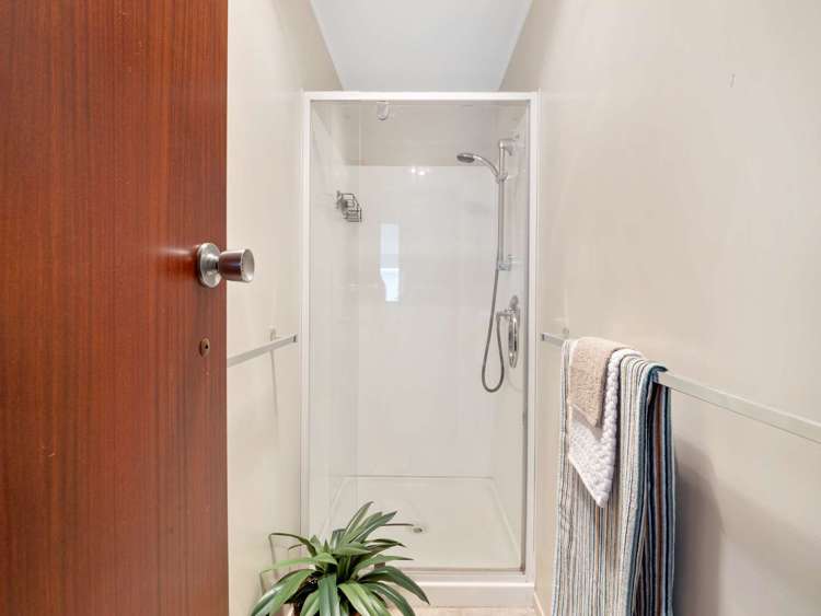 4 Sandstrom Grove Feilding_16