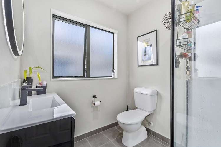 2 Endeavour Drive Whitby_11