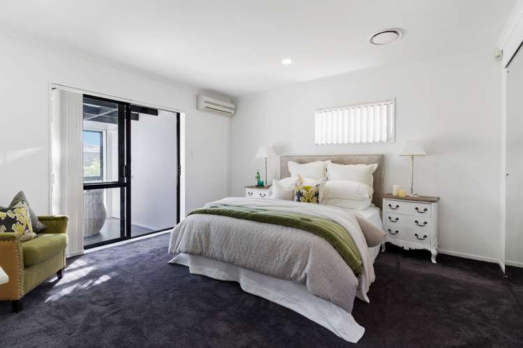 8 Lowburn Place Clover Park_16