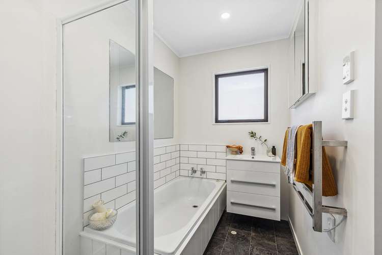 11 Thatcher Crescent Crofton Downs_15