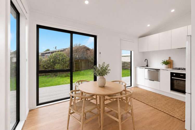42 Norfolk Crescent Otaki Beach_3