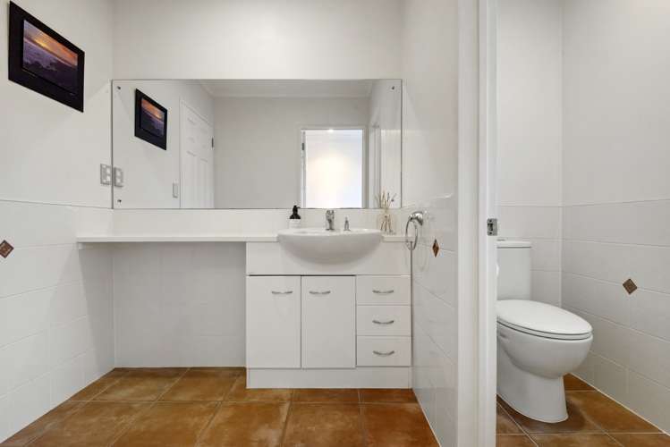 7 Louvain Place Greenhithe_25