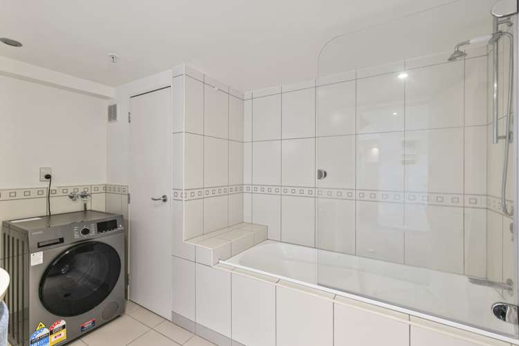 114/107 Thorndon Quay Pipitea_11