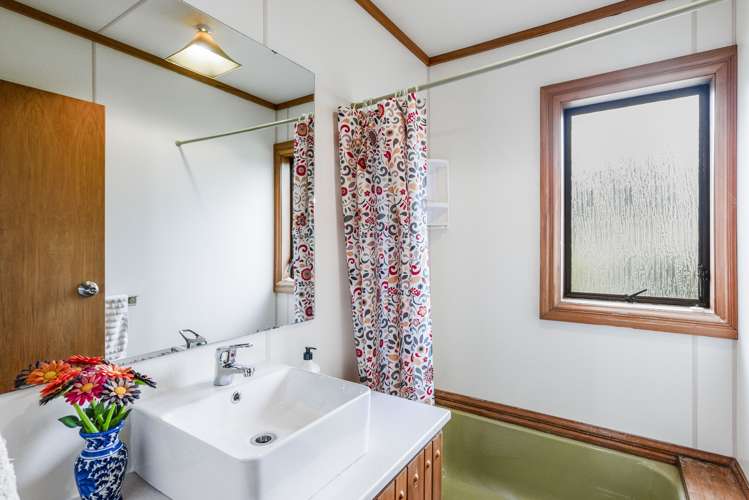 11 Waiheke Street Waikanae Beach_17