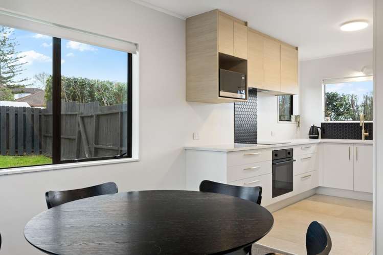 1/42 Lexington Drive Botany Downs_11