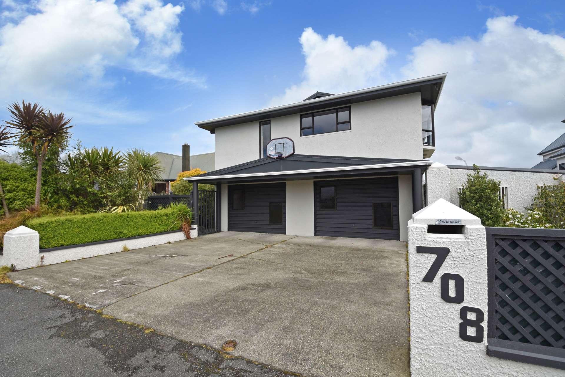 708 Queens Drive Waikiwi_0