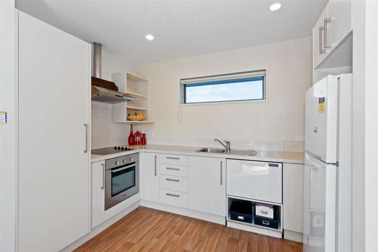 6 Woodham Courts Linwood_6