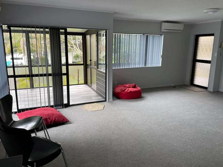 A/7 Aylmer Court Eastern Beach_2