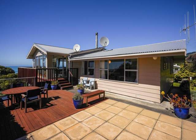 Easy coastal living – all year round
